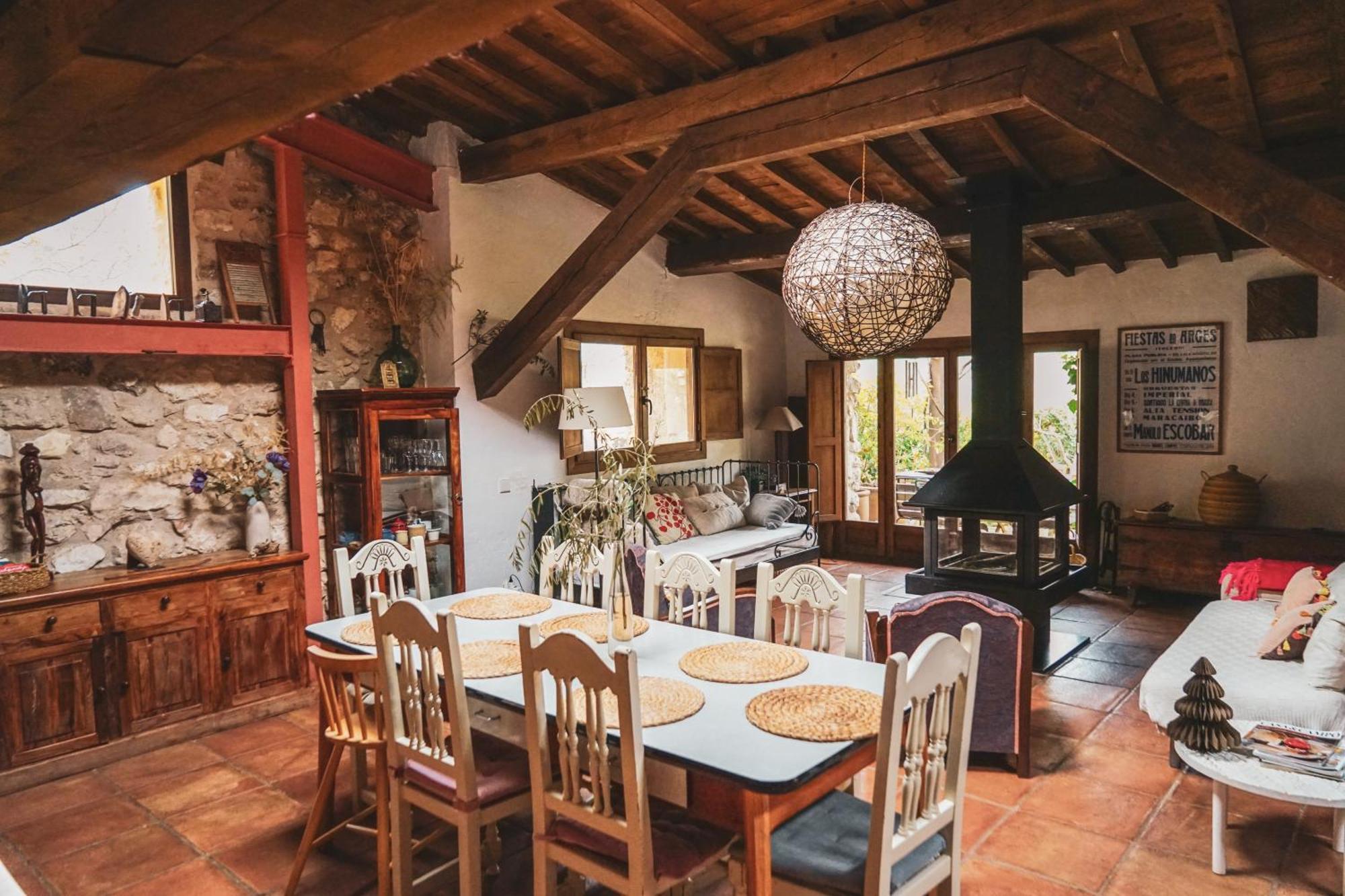 Гостьовий будинок Casa Corazon De Piedra En El Rio Dulce Aragosa Екстер'єр фото